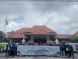 KKL Mahasiswa Prodi Sastra Indneesia FIB UNDIP di ruang-ruang kebudayaan di Yogyakarta